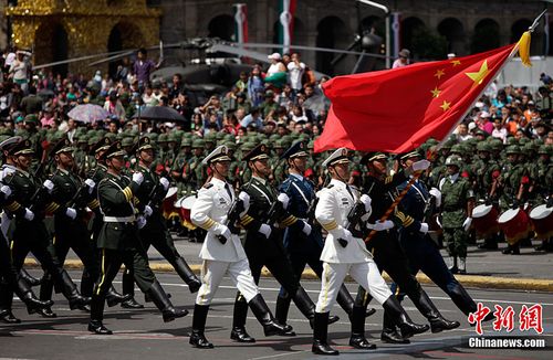解放军仪仗队亮相墨西哥阅兵式：大国风范展示